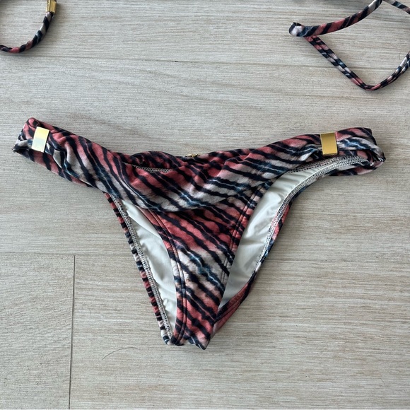 VIX PAULA HERMANNY gold embellished tiger print bikini set. Two-piece bikini set - Picture 3 of 6